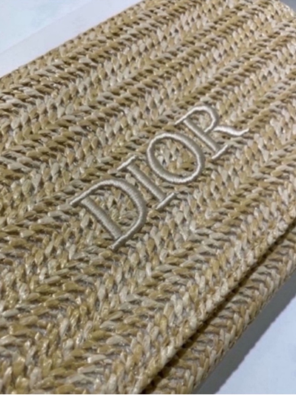 Dior beauty gift straw cosmetic bag - Picture 6 of 9